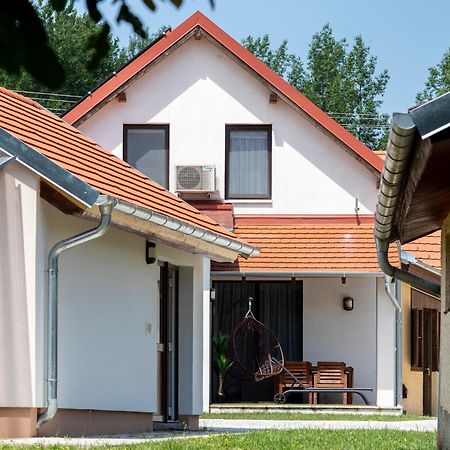 Park Apartman Sarrod 외부 사진