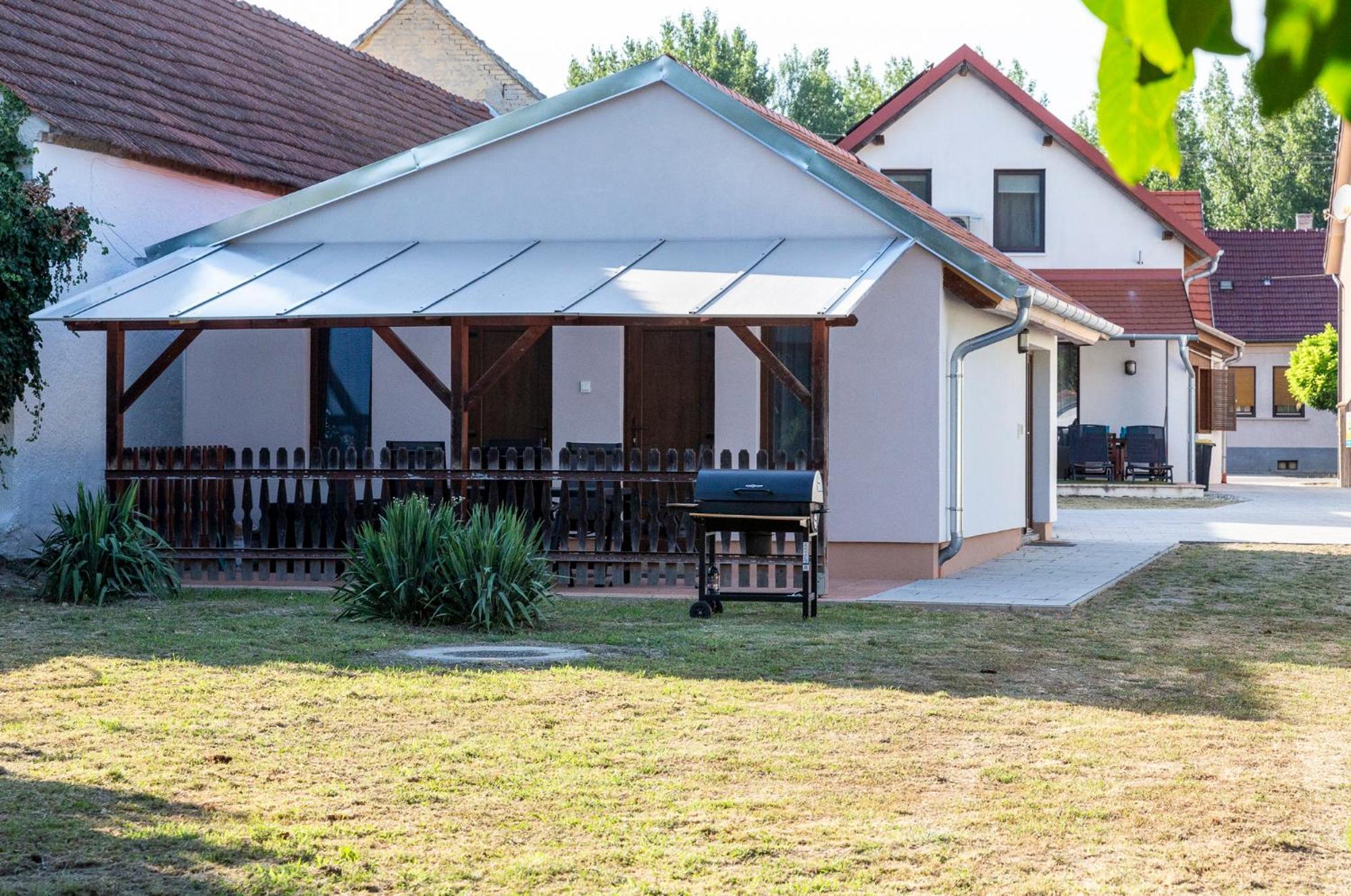 Park Apartman Sarrod 외부 사진